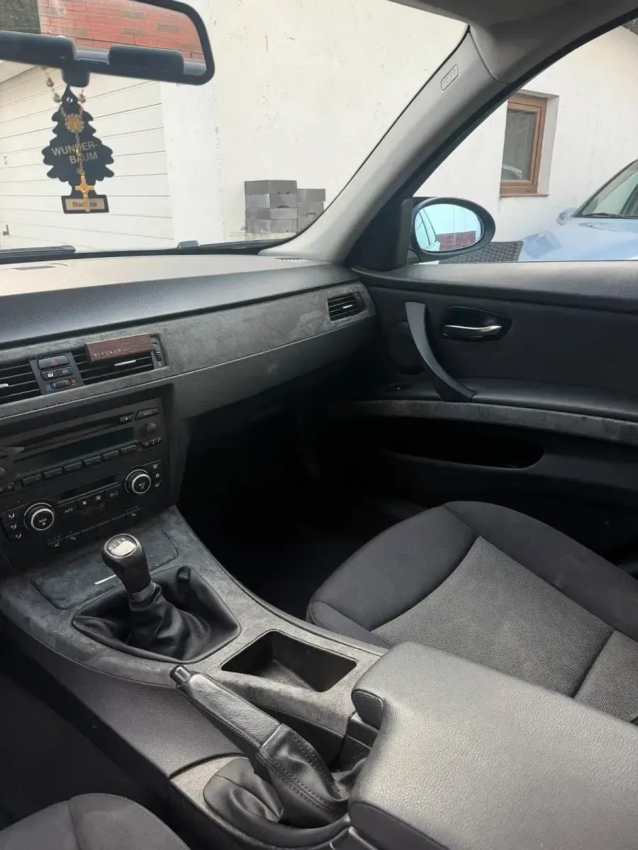 Gebraucht BMW 320 163 PS (119 kW) 2006 Schwarz Limousine
