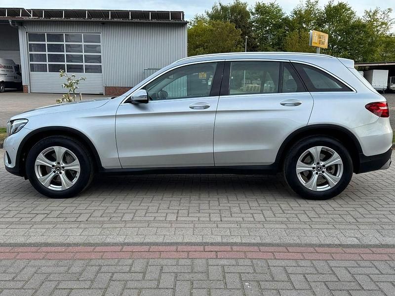 Gebraucht Mercedes GLC220 170 PS (125 kW) 2019 Silber SUV