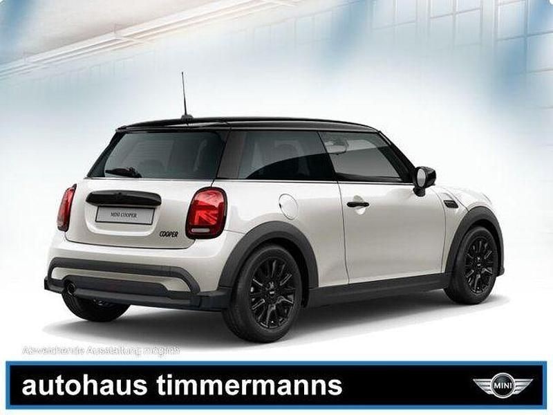 Gebraucht Mini Cooper Classic 136 PS (100 kW) 2023  nanuq white (metallic) Kleinwagen