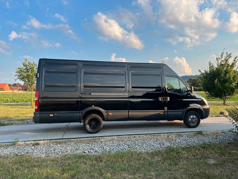 Schwarz Gebraucht 2008 Iveco Daily Van / Kleinbus | 7.500 € - Bild 1/4