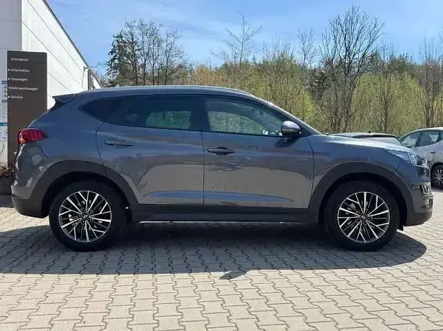 Gebraucht Hyundai Tucson Trend 177 PS (130 kW) 2019 Micron grey / met SUV