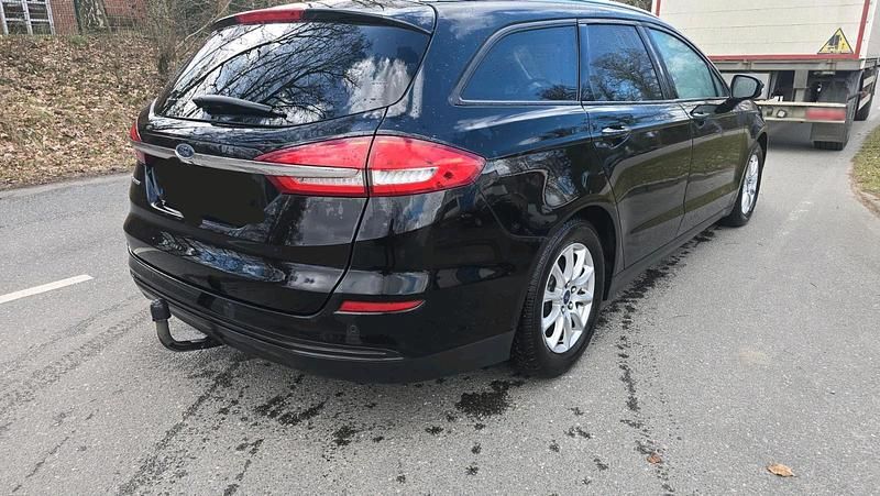 Gebraucht Ford Mondeo 179 PS (131 kW) 2018 Schwarz Kombi