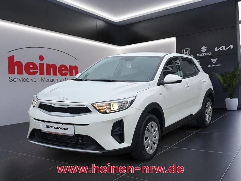 Weiß Neu 2025 Kia Stonic Edition 7 SUV | 18.980 € (Superpreis) - Bild 1/4