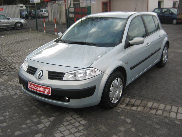Gebraucht Renault Mégane II 113 PS (83 kW) 2003 Silber metallic Limousine