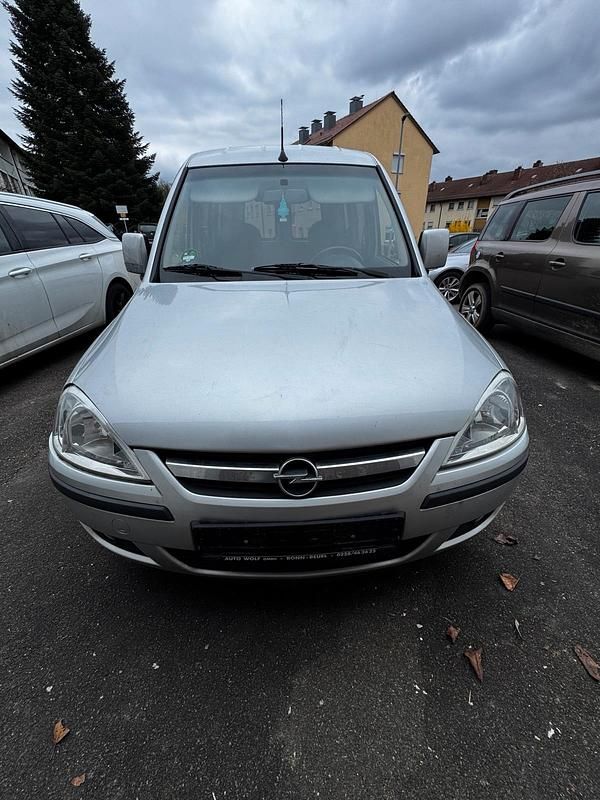 Second-hand Opel Combo 90 CP (66 kW) 2004 Argintiu Monovolum