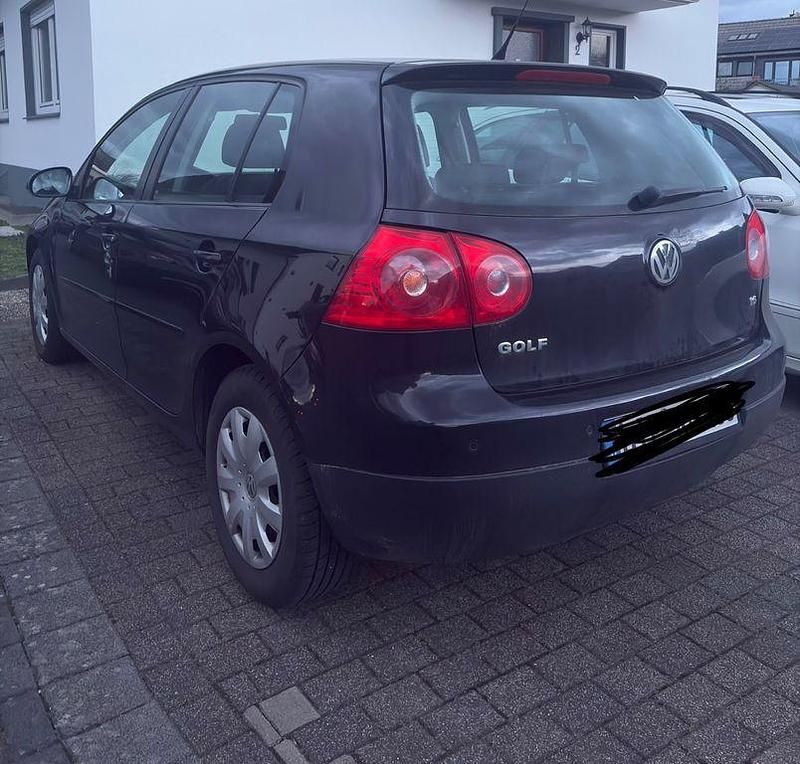 Gebraucht VW Golf V 105 PS (77 kW) 2006 Schwarz Kleinwagen