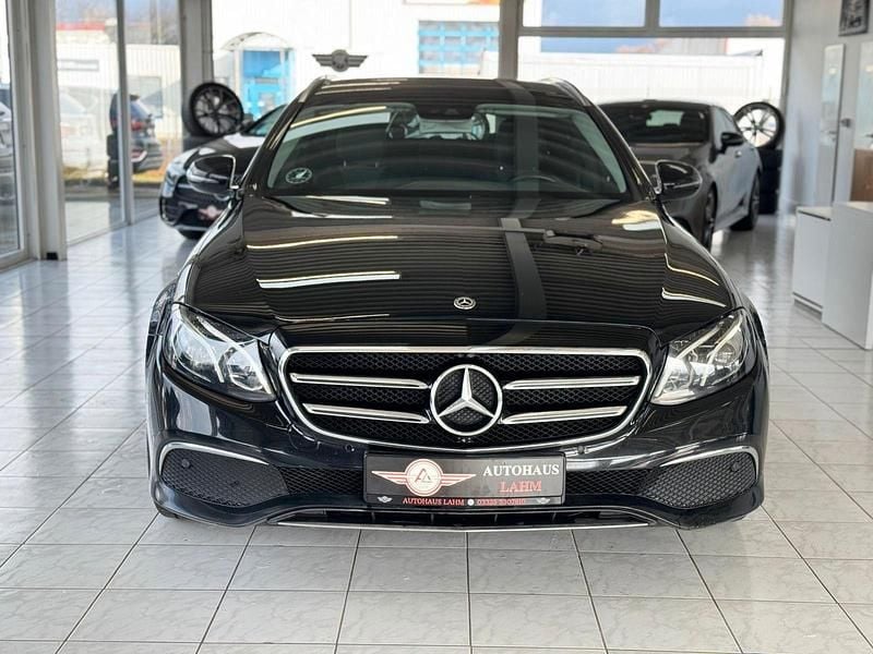 Gebraucht Mercedes E200 Avantgarde 150 PS (110 kW) 2019 Schwarz Kombi