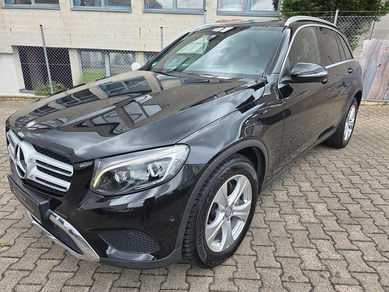 Obsidianschwarz metalliclack Gebraucht 2016 Mercedes GLC220 SUV | 23.490 € (Fairer Preis) - Bild 1/4