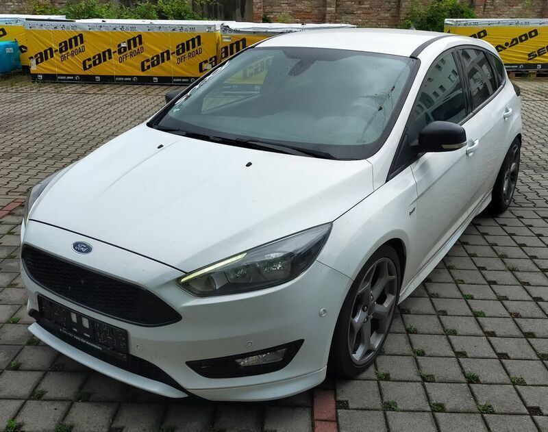 Gebraucht Ford Focus ST-Line 182 PS (133 kW) 2018 Weiß Limousine