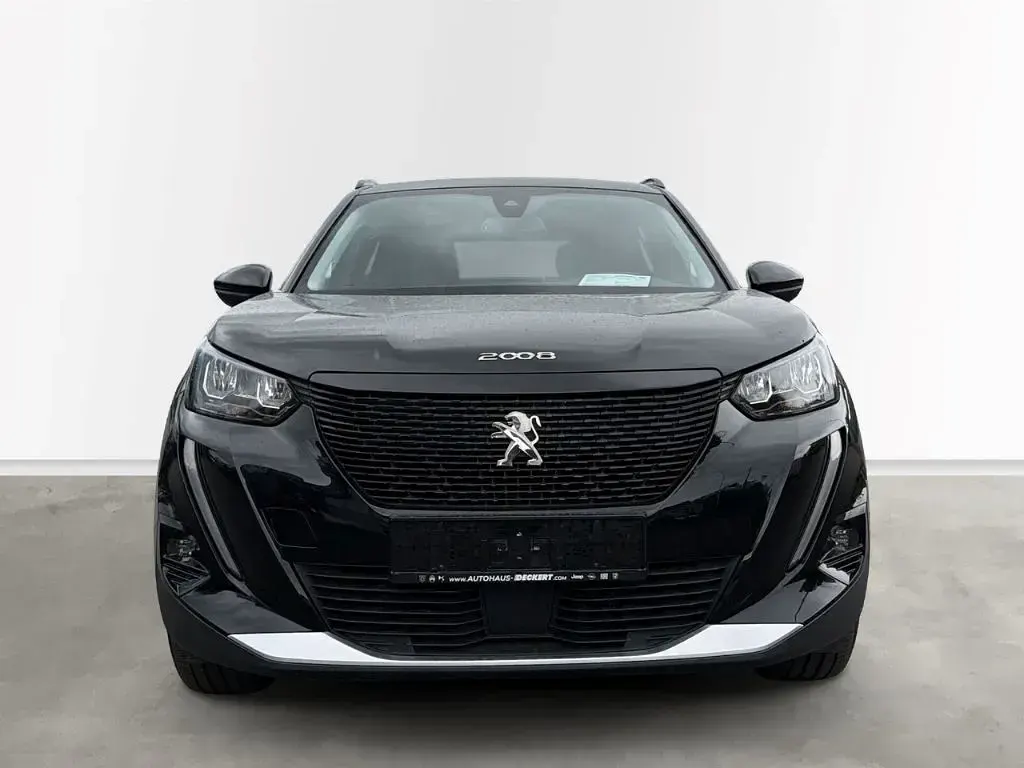 Gebraucht Peugeot e-2008 Allure 100 kW (136 PS) 2022 Schwarz SUV