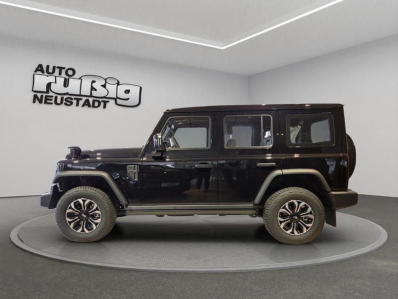 Neu BAW 212 166 PS (122 kW) 2026 Grau SUV