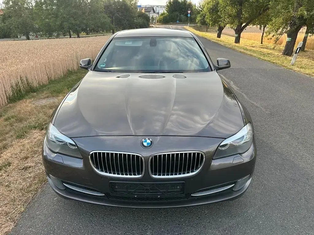 Gebraucht BMW 520 184 PS (135 kW) 2011 Grau Kombi