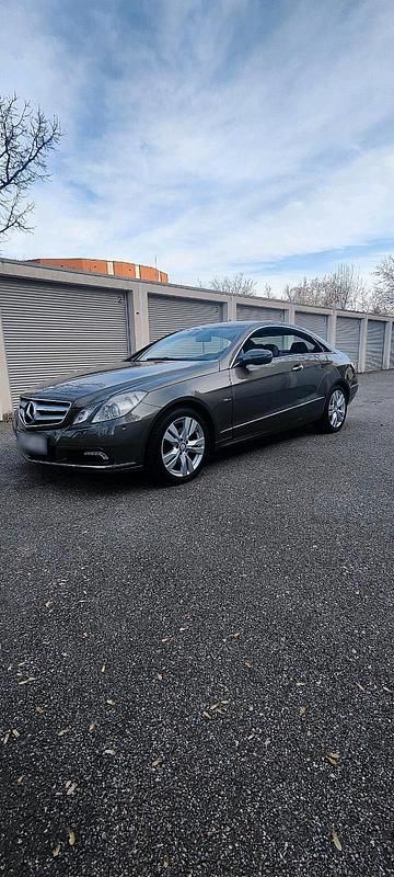 Gebraucht Mercedes E350 292 PS (214 kW) 2010 Braun Coupé
