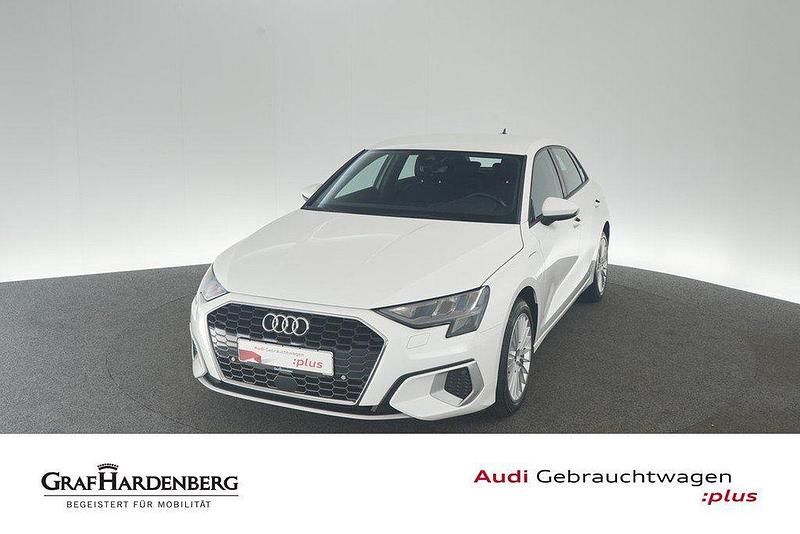 Weiß Gebraucht 2022 Audi A3 Advanced Limousine | 22.910 € (Guter Preis) - Bild 1/4