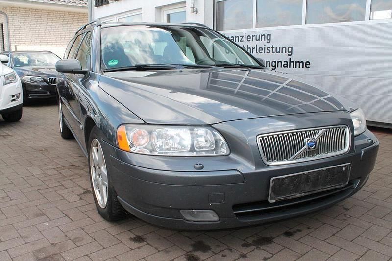 Gebraucht Volvo V70 Kinetic 185 PS (136 kW) 2006 Titanium grey pearl / metallic Kombi