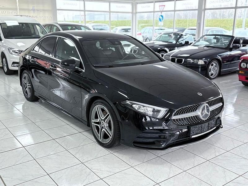 Gebraucht Mercedes A180 Sport 116 PS (85 kW) 2019 Schwarz Limousine