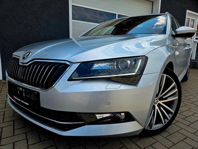 Gebraucht Skoda Superb Style 220 PS (161 kW) 2016 Silber Kombi