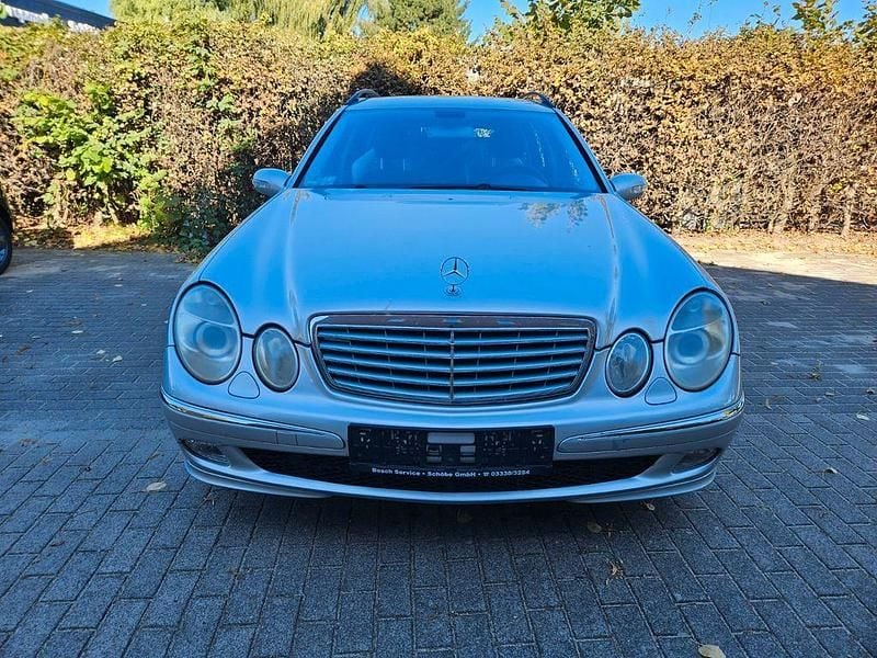Gebraucht Mercedes E240 Avantgarde 177 PS (130 kW) 2003 Silber Kombi