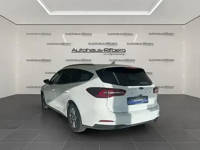 Gebraucht Ford Focus Titanium 116 PS (85 kW) 2024 Weiß Limousine