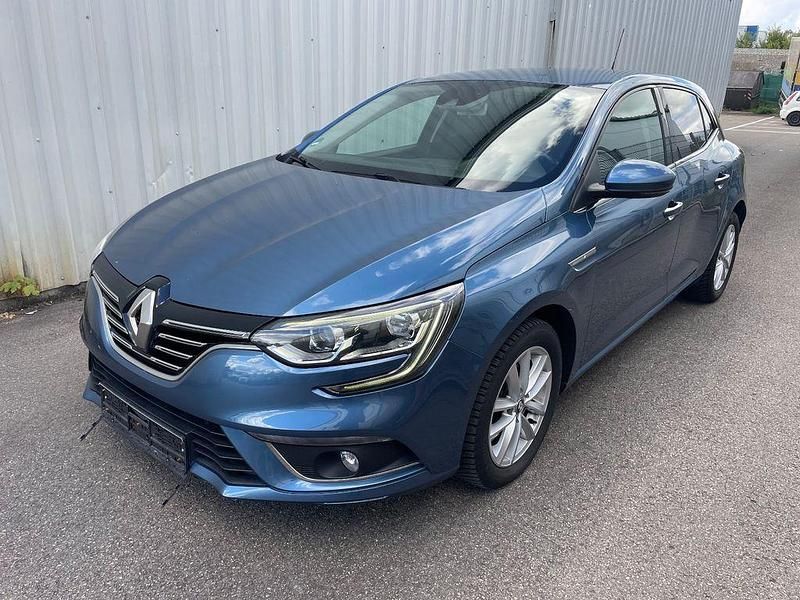 Blau Gebraucht 2017 Renault Mégane IV Intens Limousine | 9.990 € (Guter Preis) - Bild 1/4