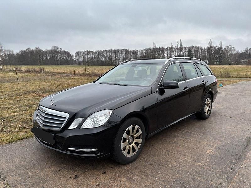 Gebraucht Mercedes E200 136 PS (100 kW) 2012 Schwarz Kombi