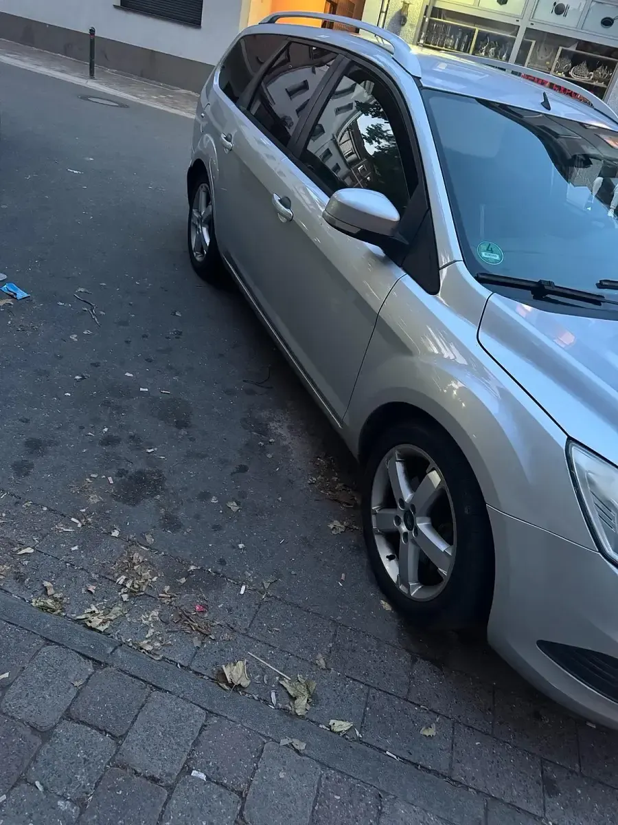 Gebraucht Ford Focus 131 PS (96 kW) 2011 Silber Limousine