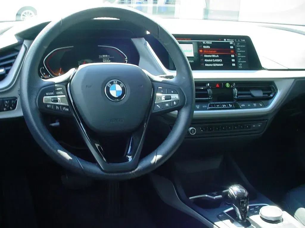 Gebraucht BMW 118 Advantage 136 PS (100 kW) 2023 Schwarz ii Limousine