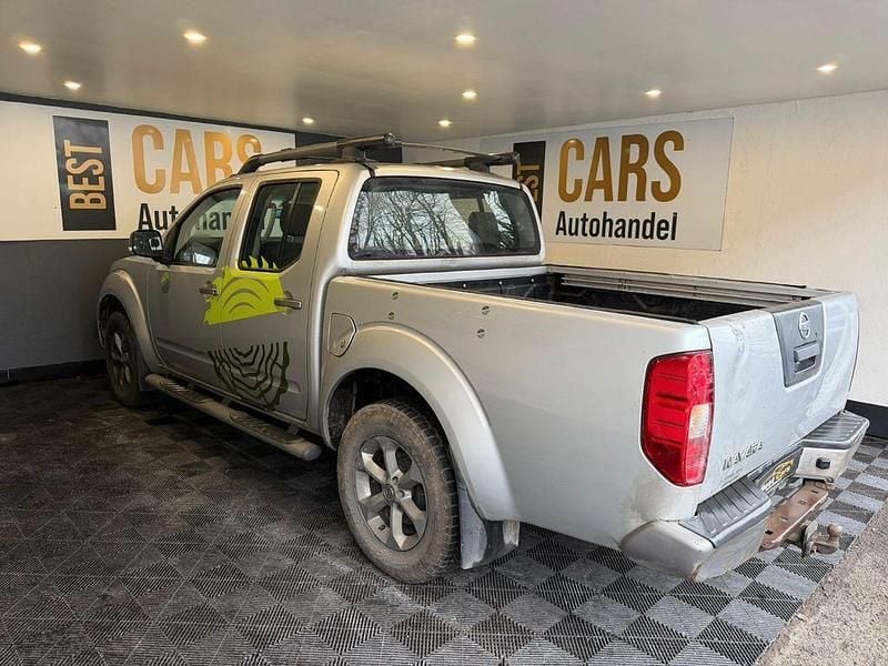 Gebraucht Nissan Navara Platinum 190 PS (139 kW) 2012 Silber Abholung