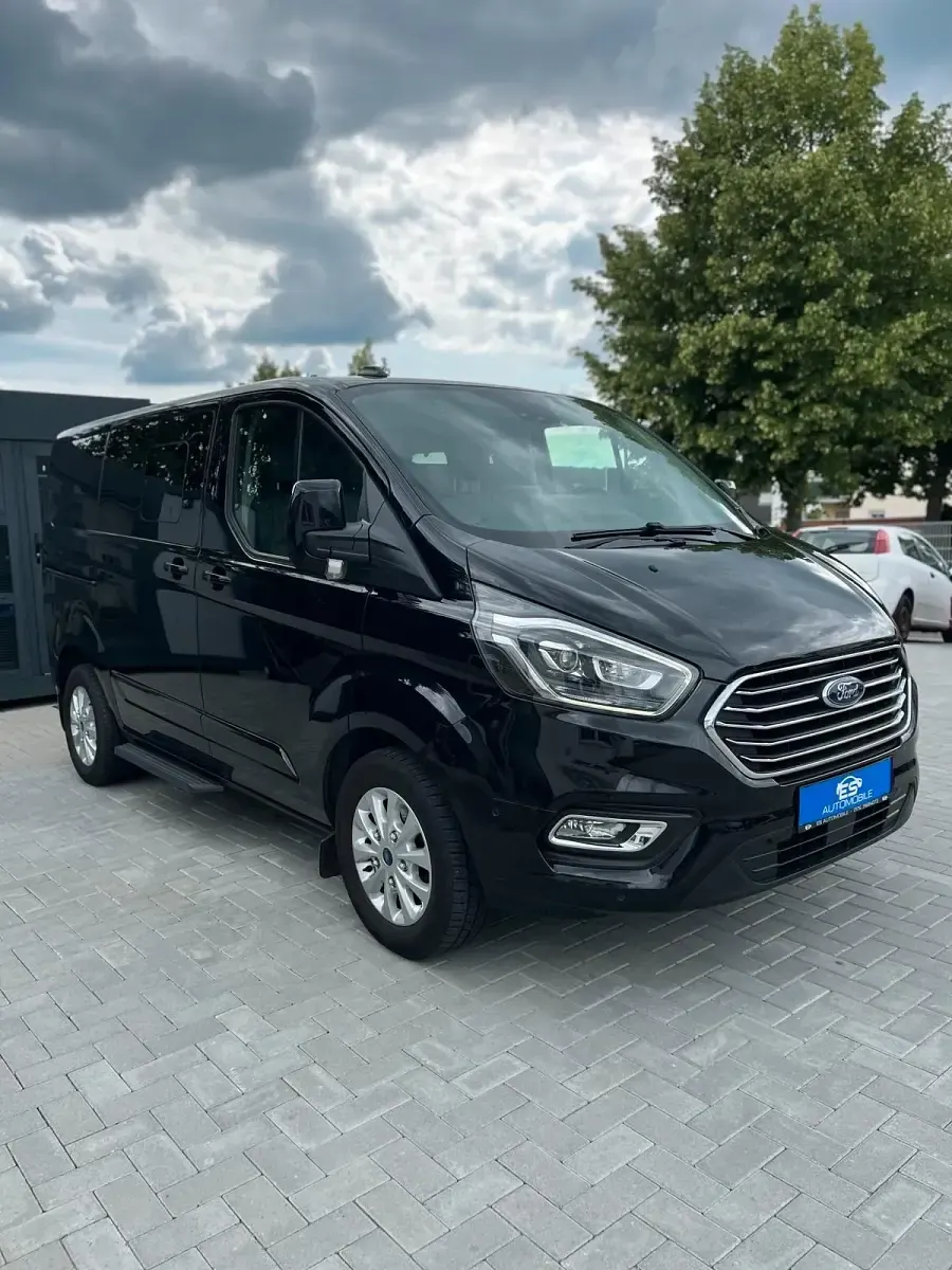 Gebraucht Ford Tourneo 131 PS (96 kW) 2020 Grau Van / Kleinbus