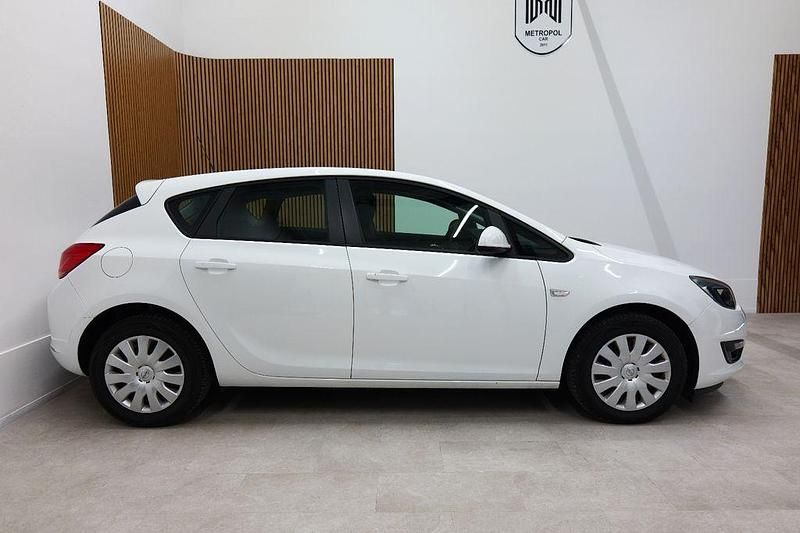 Usata Opel Astra 101 CV (74 kW) 2012 Bianco Berlina