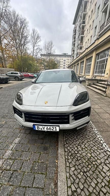 Gebraucht Porsche Cayenne Basis 354 PS (260 kW) 2023 Grau SUV