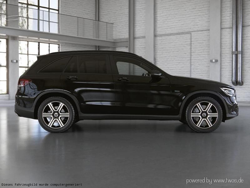 Gebraucht Mercedes GLC300e Night 320 PS (235 kW) 2021 Schwarz  unilack SUV