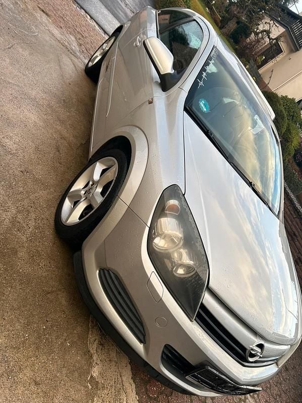 Gebraucht Opel Astra GTC 125 PS (91 kW) 2005 Silber Coupé