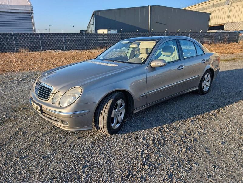 Grau Gebraucht 2006 Mercedes E280 Limousine | 4.200 € (Guter Preis) - Bild 1/4