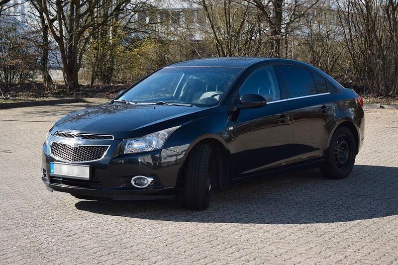 Gebraucht Chevrolet Cruze LT 163 PS (119 kW) 2011 Schwarz Limousine