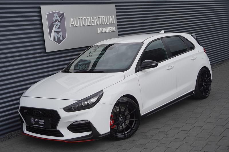 Polar white Gebraucht 2019 Hyundai i30 N Performance Limousine | 24.990 € (Etwas zu teuer) - Bild 1/4