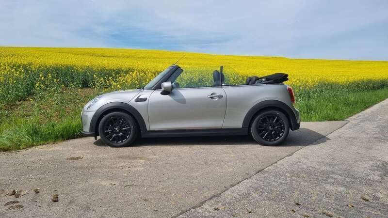 Silber Gebraucht 2023 Mini Cooper Cabriolet Cabrio | 27.990 € (Fairer Preis) - Bild 1/4