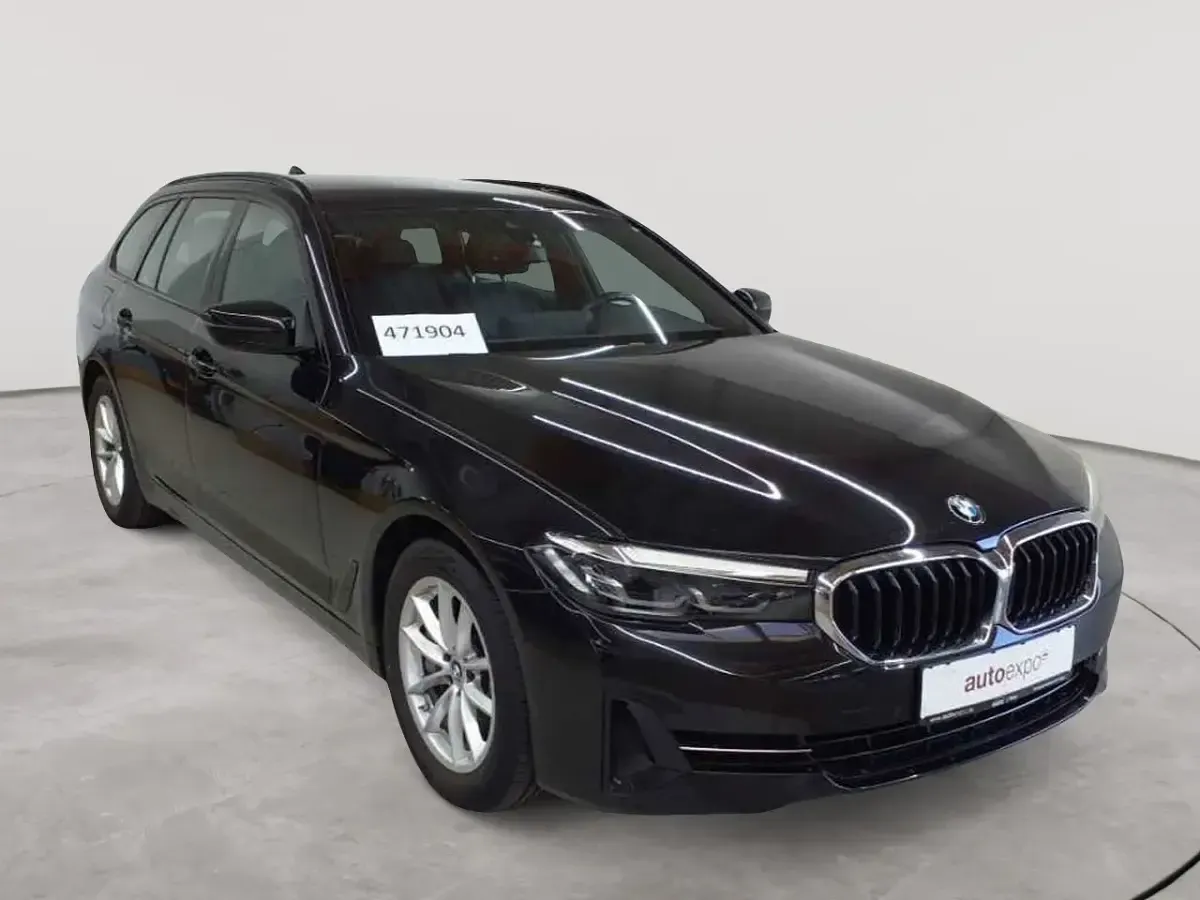 Gebraucht BMW 530 Sport Line 286 PS (210 kW) 2023 Kombi