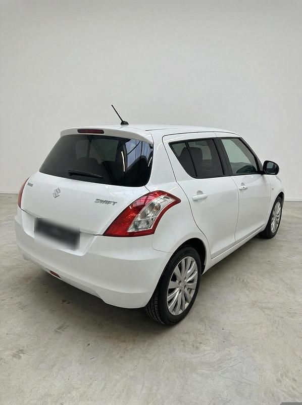 Gebraucht Suzuki Swift 94 PS (69 kW) 2013 Weiß Kleinwagen