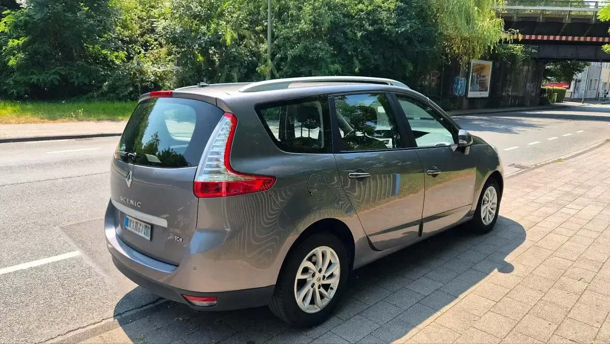 Gebraucht Renault Grand Scénic Initiale Paris 131 PS (96 kW) 2014 Grau Van / Kleinbus