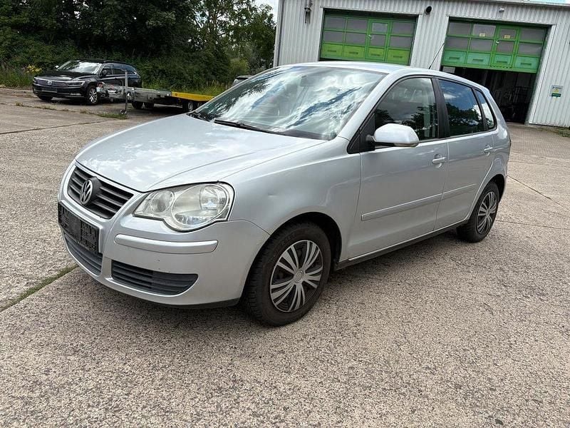 Gebraucht VW Polo Trendline 64 PS (47 kW) 2007 Silber Kleinwagen