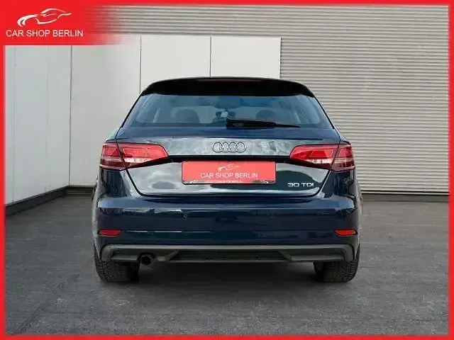 Gebraucht Audi A3 Sport 116 PS (85 kW) 2018 Blau Limousine
