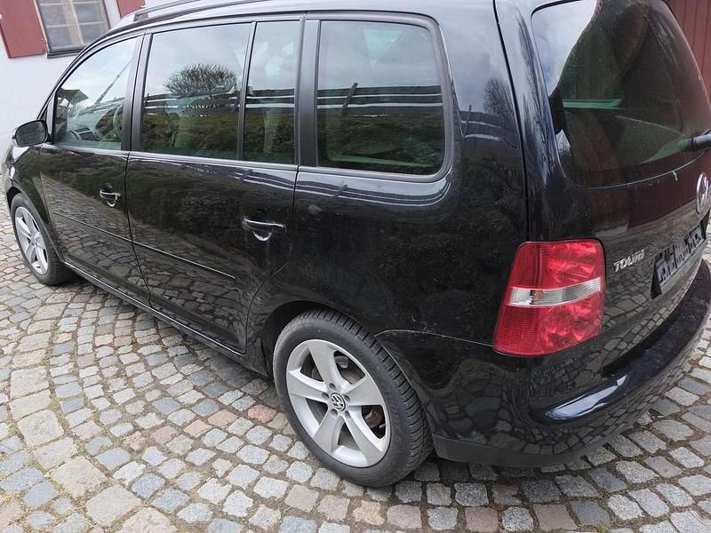 Gebraucht VW Touran Highline 170 PS (125 kW) 2011 Schwarz Van / Kleinbus