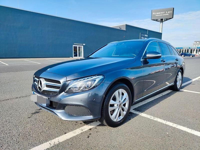 Gebraucht Mercedes C220 170 PS (125 kW) 2015 Grau Limousine