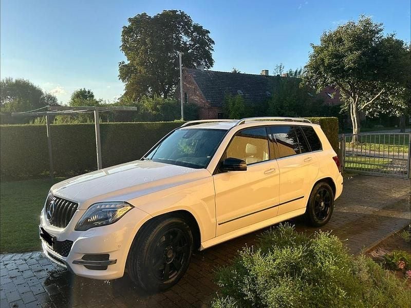 Weiß Gebraucht 2014 Mercedes GLK250 SUV | 14.000 € (Guter Preis) - Bild 1/4
