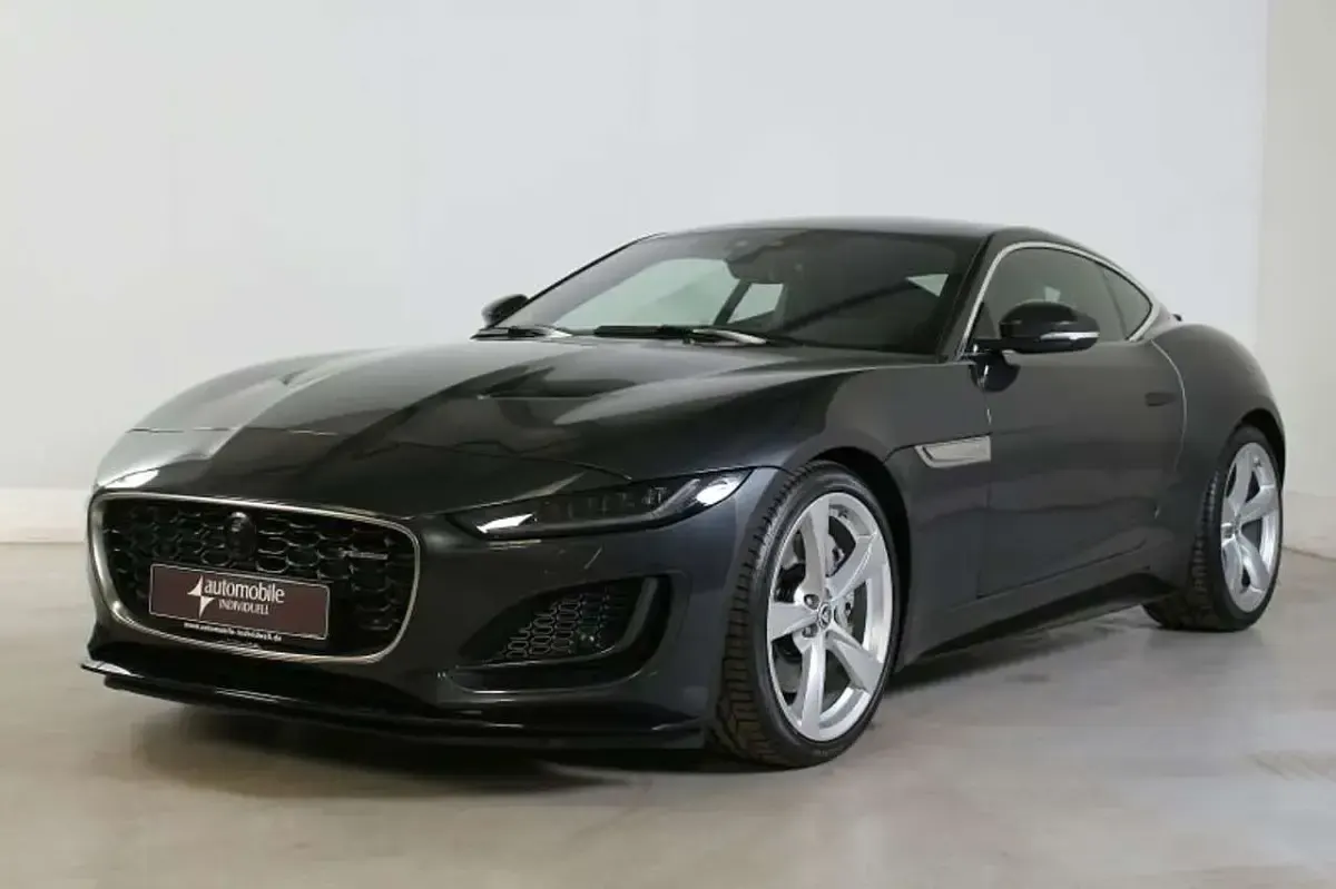 Gebraucht Jaguar F-Type R 300 PS (220 kW) 2025 Grau met. Coupé
