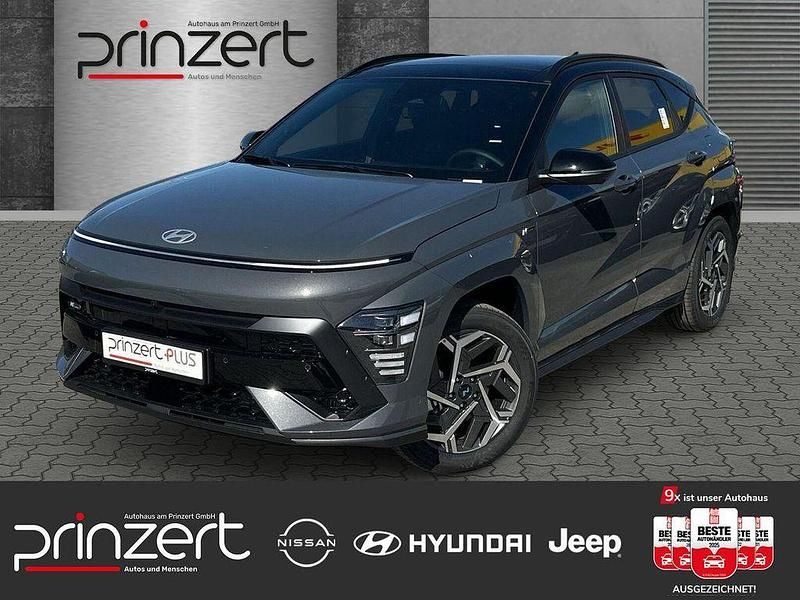 Ecotronic gray / abyss black Neu 2025 Hyundai Kona N Line SUV | 34.270 € (Fairer Preis) - Bild 1/3