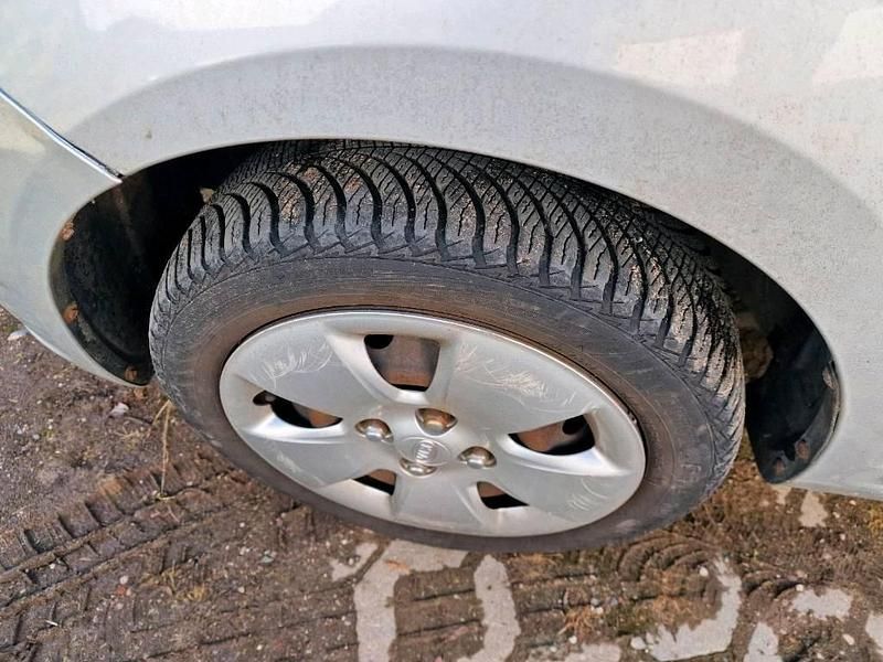 Gebraucht Kia Picanto 65 PS (47 kW) 2005 Silber Kleinwagen