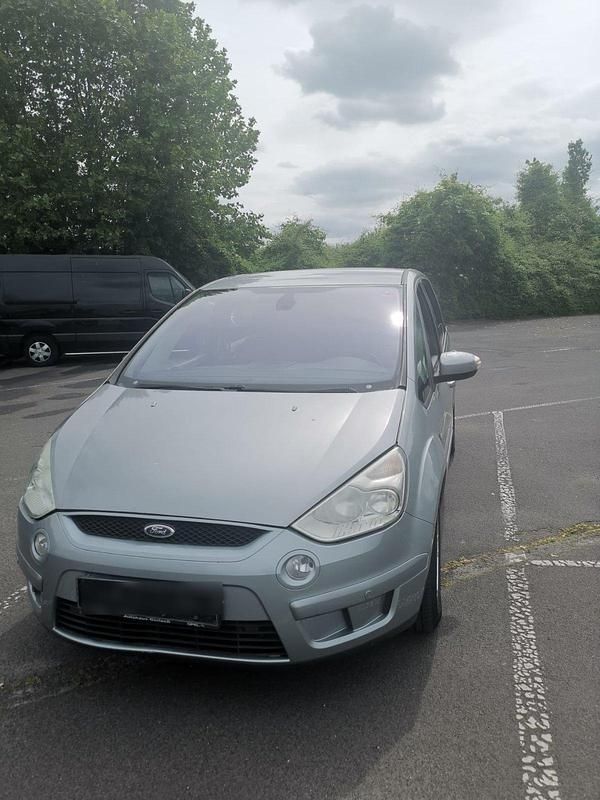 Grau Gebraucht 2008 Ford S-MAX Van / Kleinbus | 2.999 € (Fairer Preis) - Bild 1/4