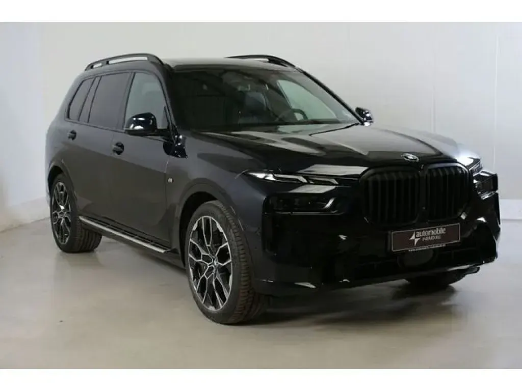 Gebraucht BMW X7 Sport Line 352 PS (258 kW) 2025 Carbonschwarz (metallic) SUV